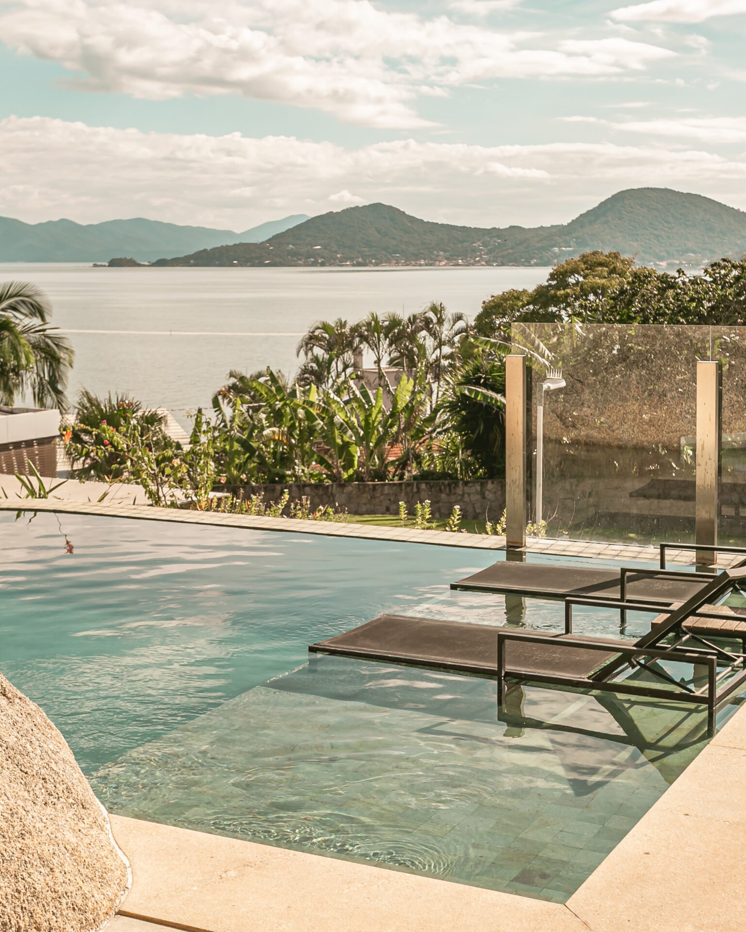 Casa no condomínio Madre Bertha com vista mar no Cacupé, Florianópolis
