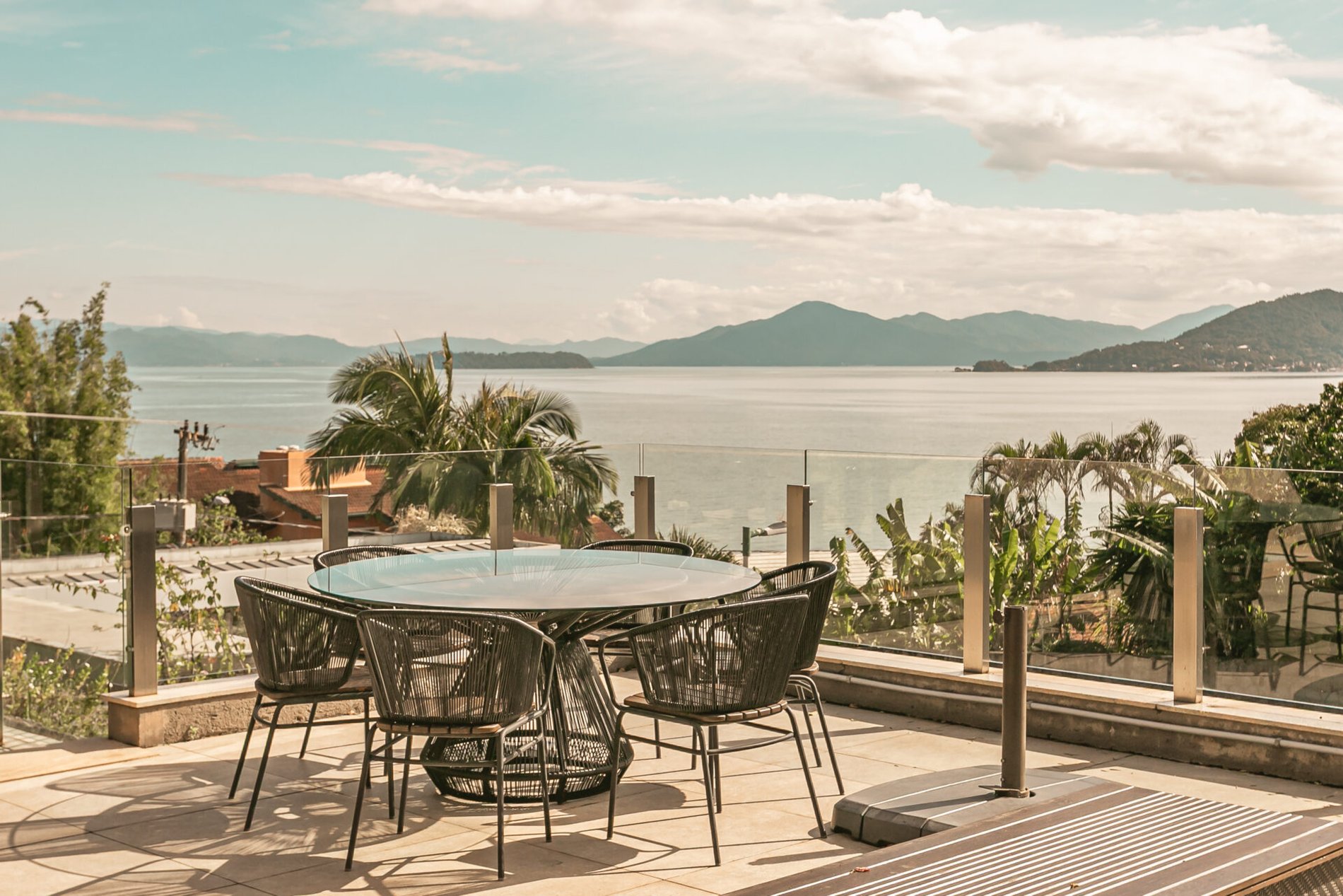 Casa no condomínio Madre Bertha com vista mar no Cacupé, Florianópolis