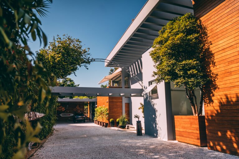Casa frente mar em condomínio fechado no Cacupé, à venda em Florianópolis