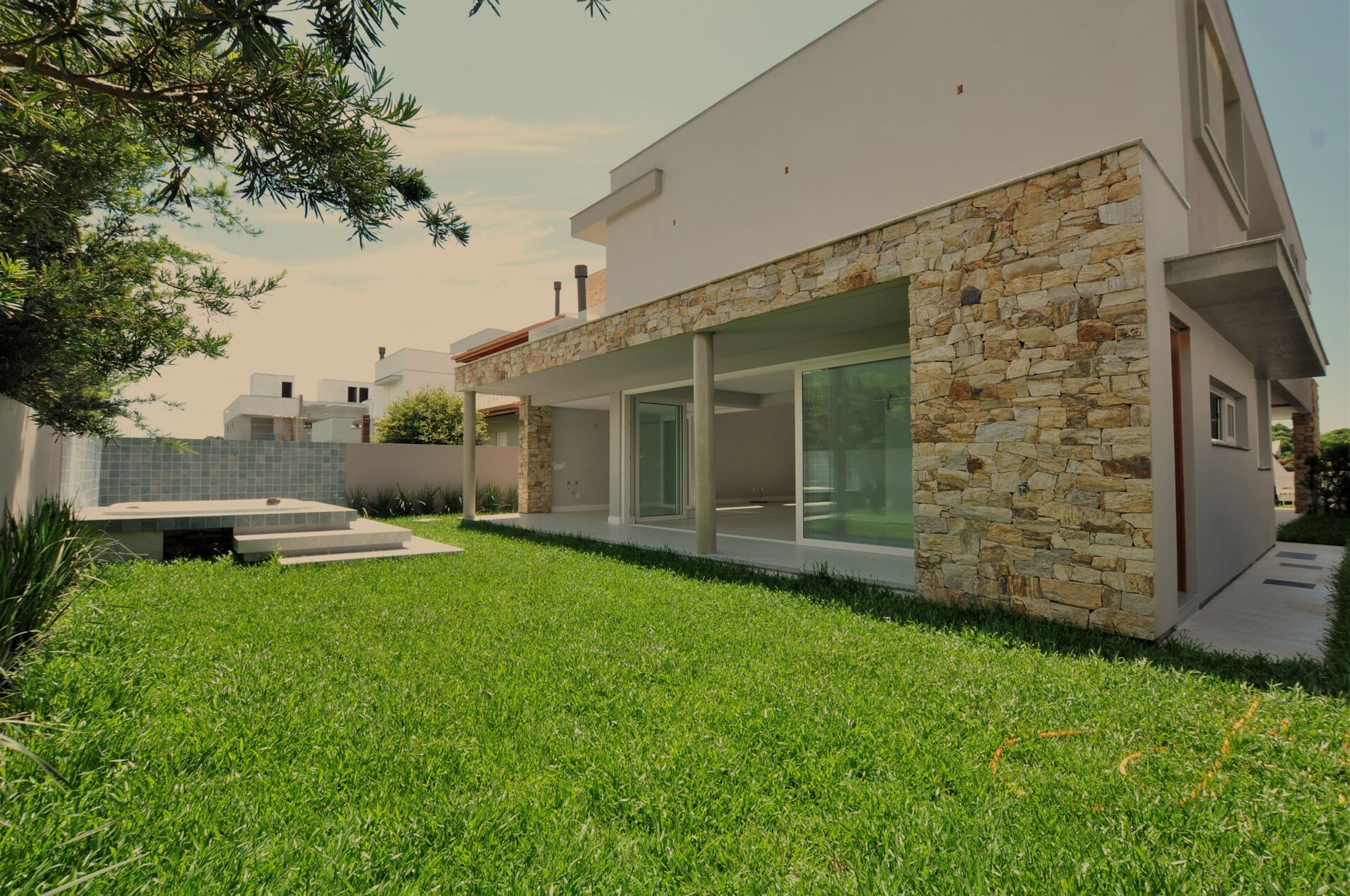CASA NA LAGOA DA CONCEIÇÃO