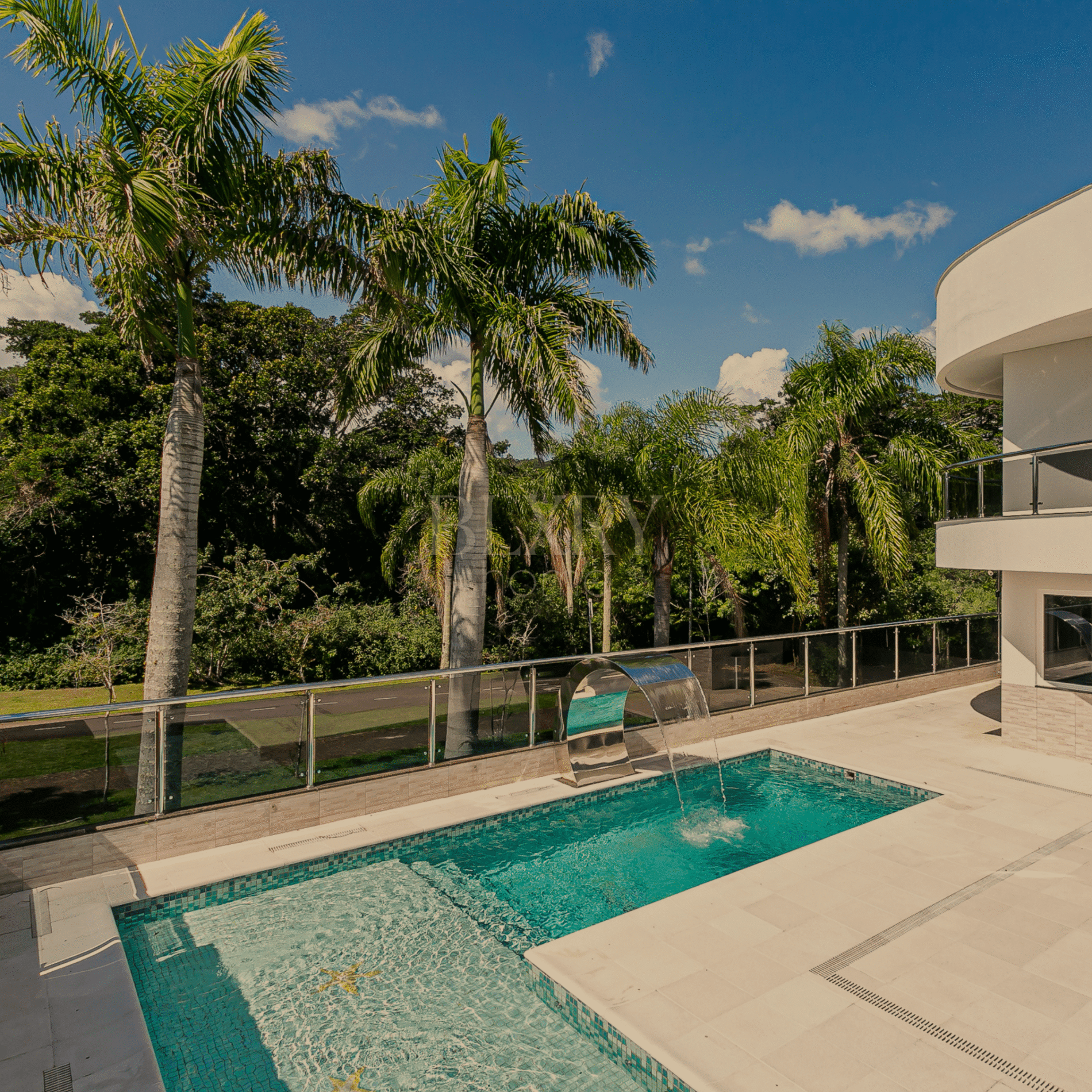 CASA NO AMORAEVILLE EM JURERÊ INTERNACIONAL