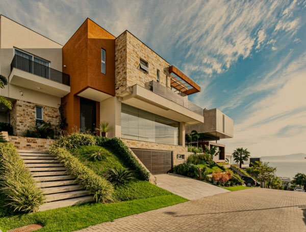 Casa com vista mar em condomínio fechado no Cacupé, em Florianópolis