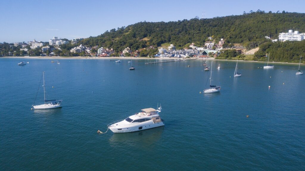 barco, marina, bote, veleiro, lancha, floripa, florianópolis, jurere, praia, mar, baía, internacional