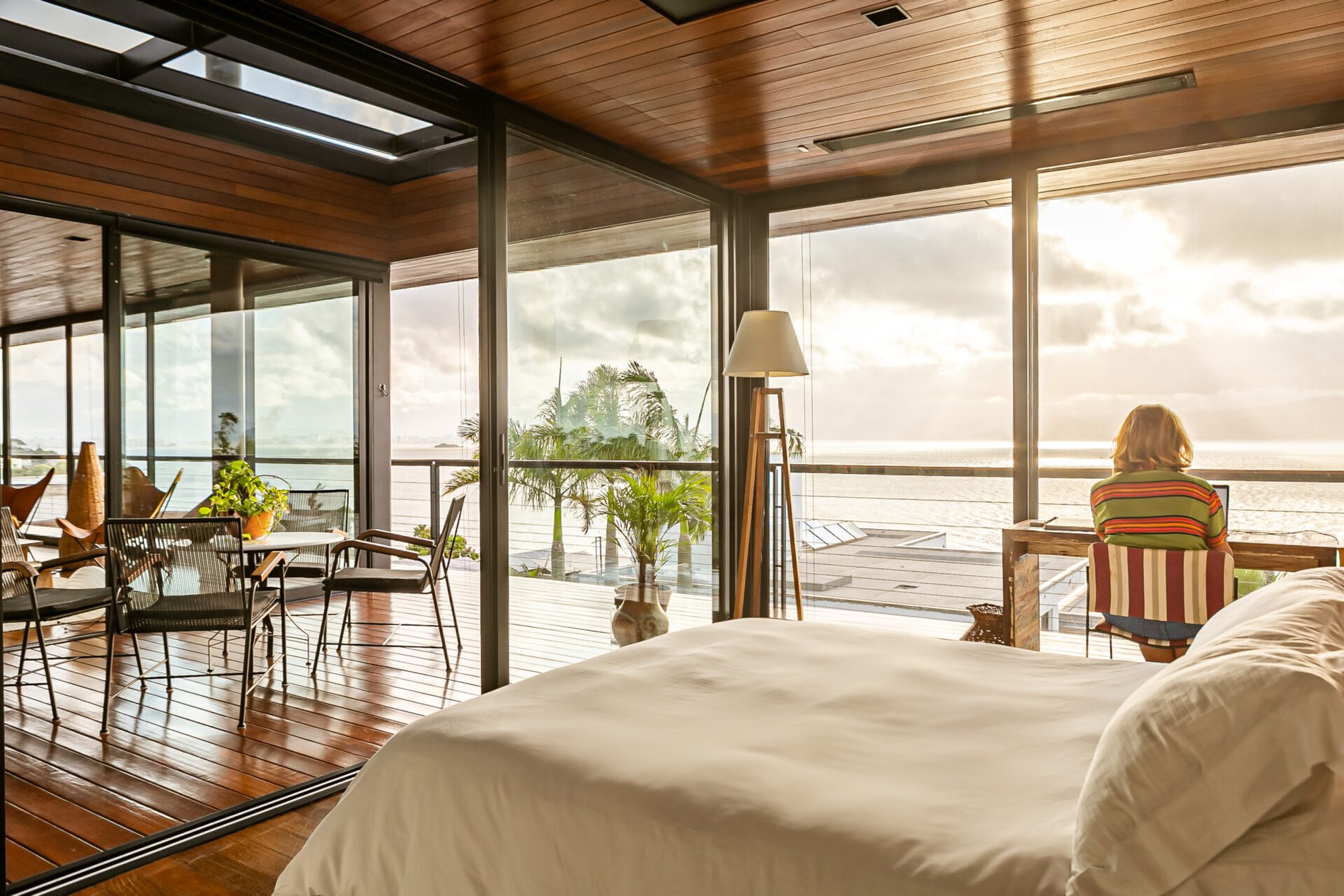 Casa no Cacupé, em Condomínio Fechado