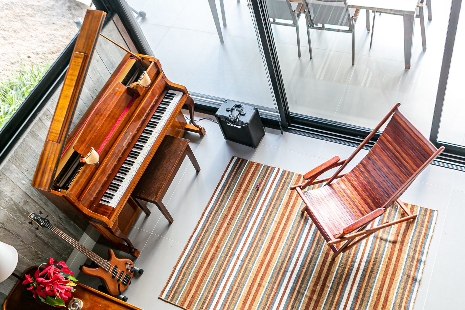 Casa no Cacupé, em Condomínio Fechado