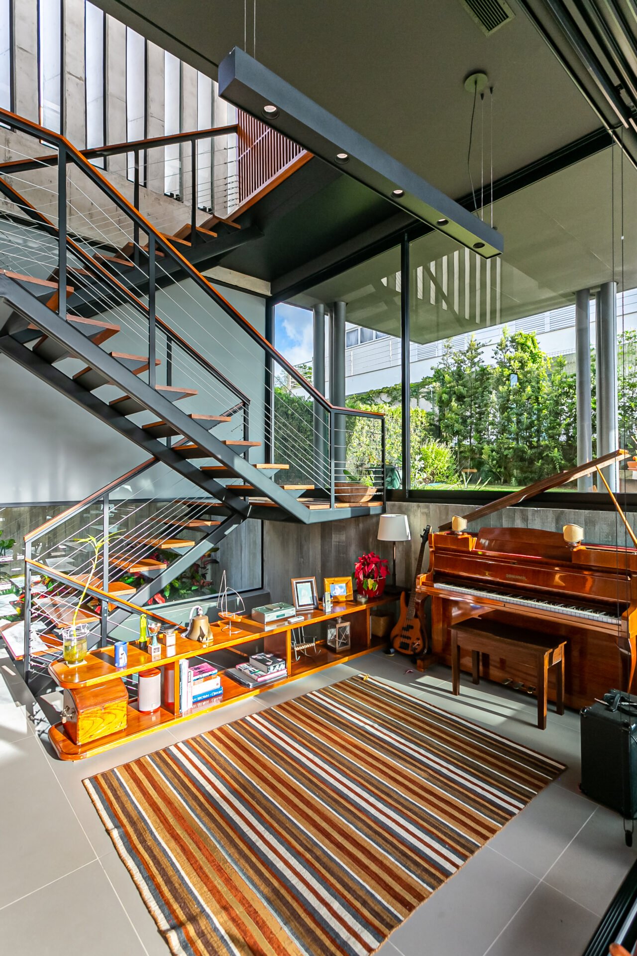 Casa no Cacupé, em Condomínio Fechado