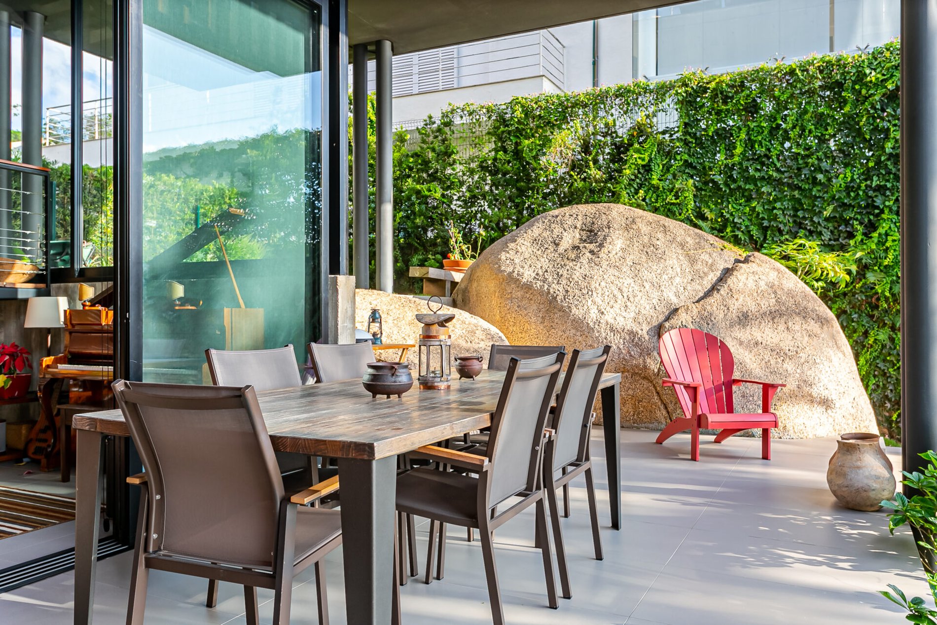 Casa no Cacupé, em Condomínio Fechado