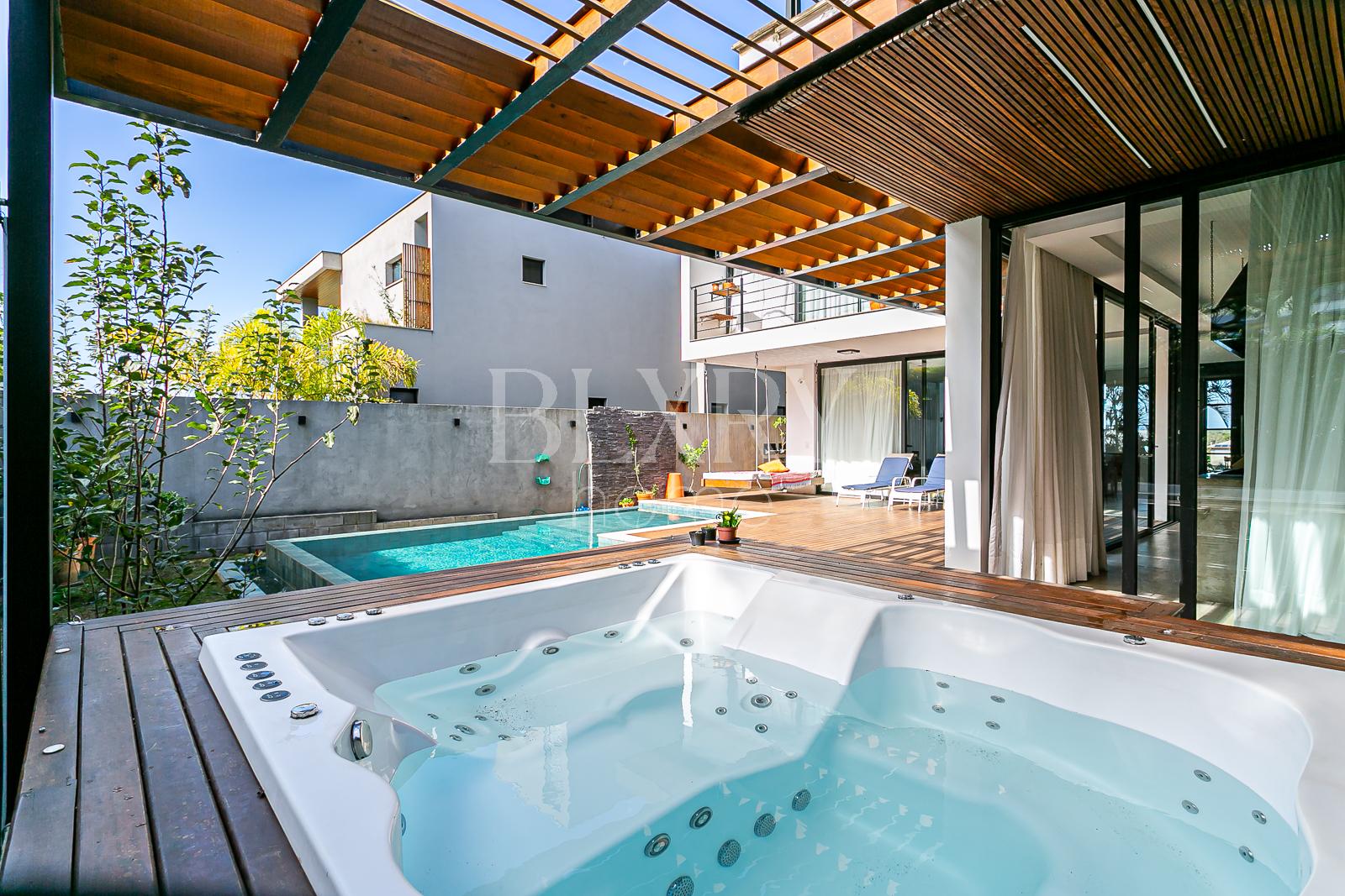 Casa à venda na lagoa da conceição