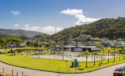 CASA EM CONDOMINIO NOS INGLESES