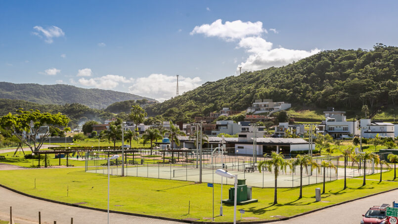 CASA EM CONDOMINIO NOS INGLESES