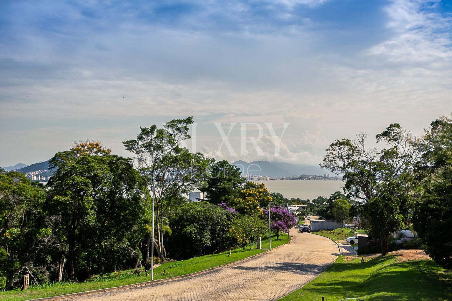 Imóvel de alto padrão: Casa em condomínio com vista mar