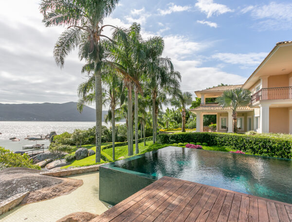 Casa na Lagoa da Conceição, em Florianópolis