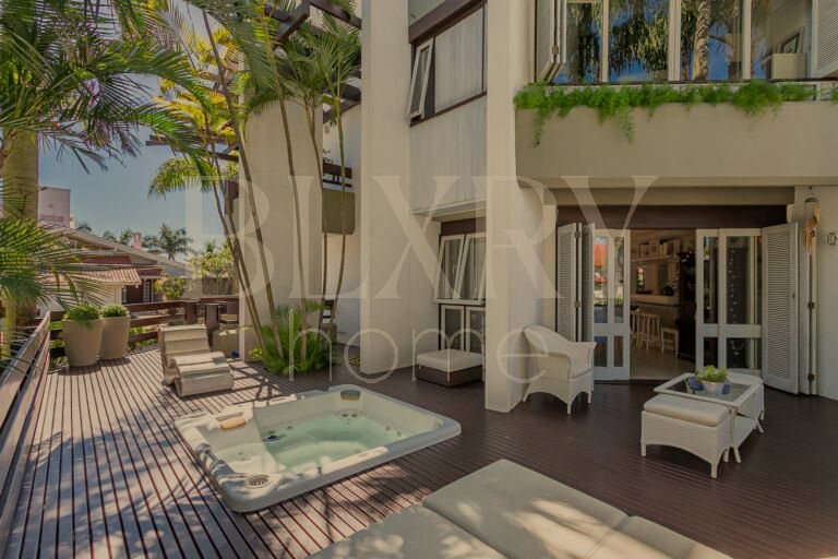 Casa Incrível No Bairro Jurerê Internacional