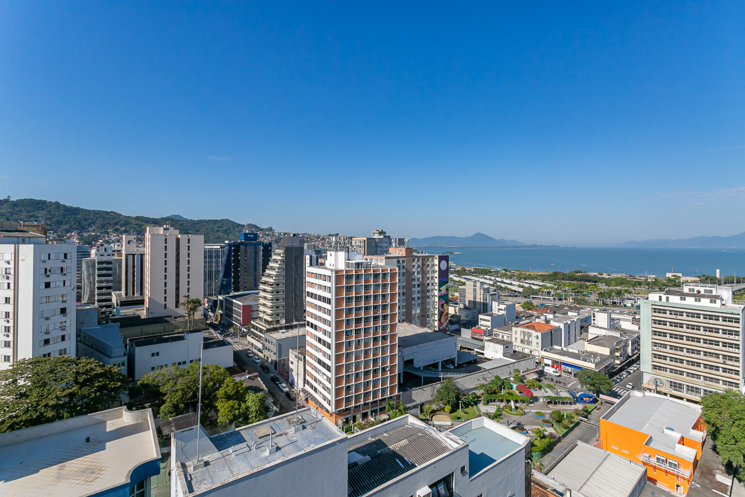 Cobertura com vista mar no Centro de Florianópolis à venda