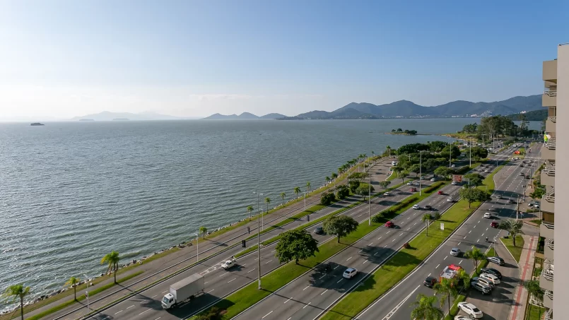 APARTAMENTO VISTA MAR NA AGRONÔMICA, EM FLORIANÓPOLIS