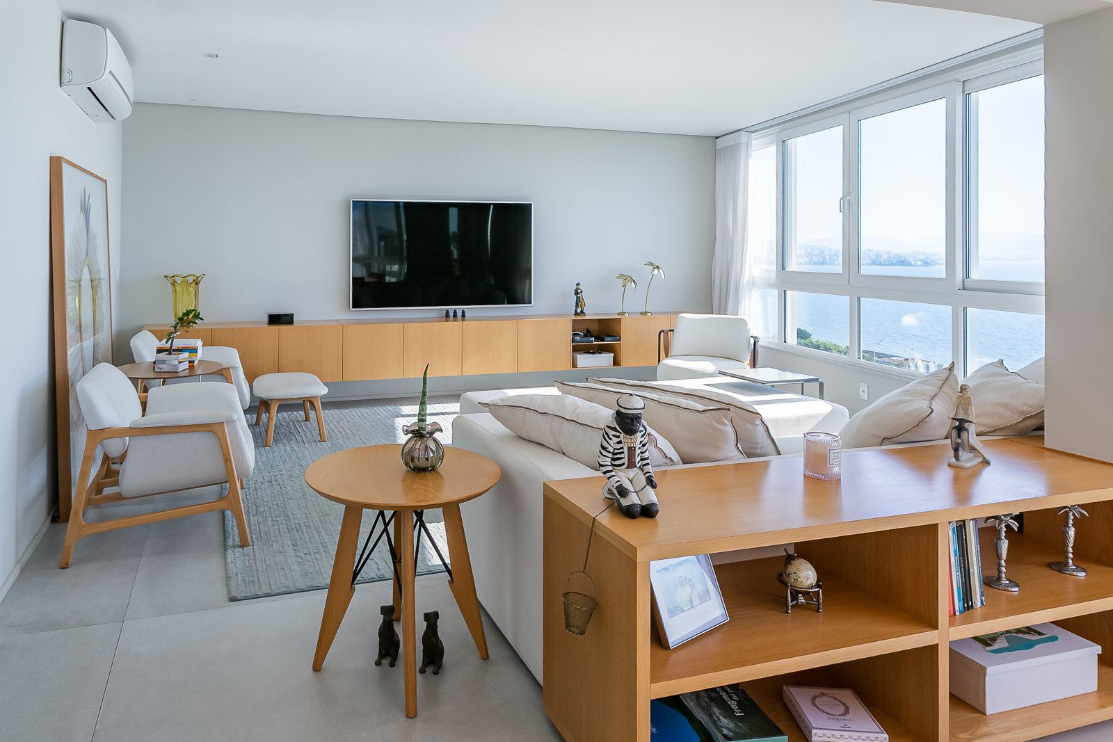 COBERTURA FRENTE MAR EM FLORIANÓPOLIS