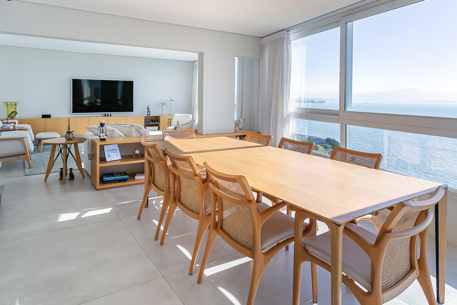 COBERTURA FRENTE MAR EM FLORIANÓPOLIS