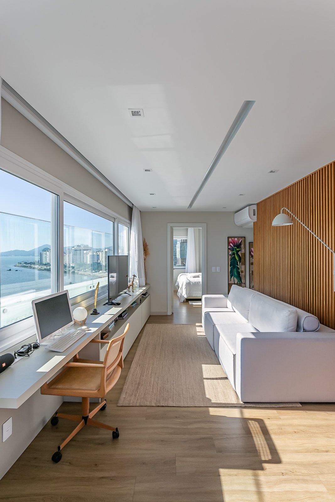 COBERTURA FRENTE MAR EM FLORIANÓPOLIS