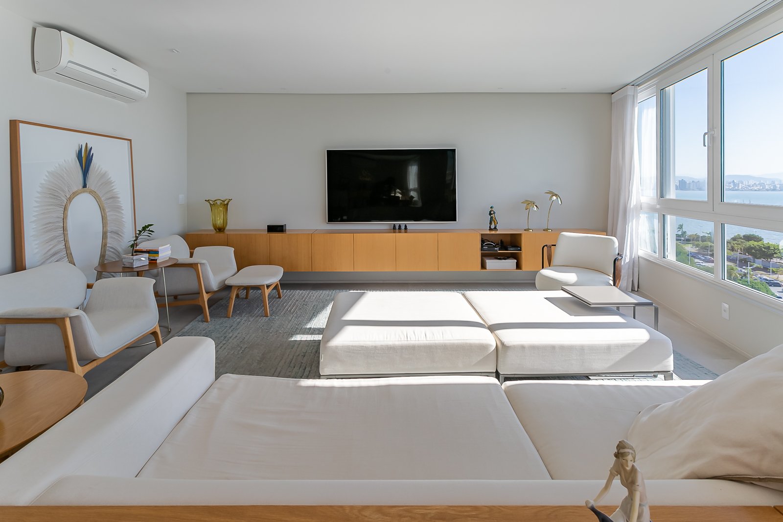 COBERTURA FRENTE MAR EM FLORIANÓPOLIS