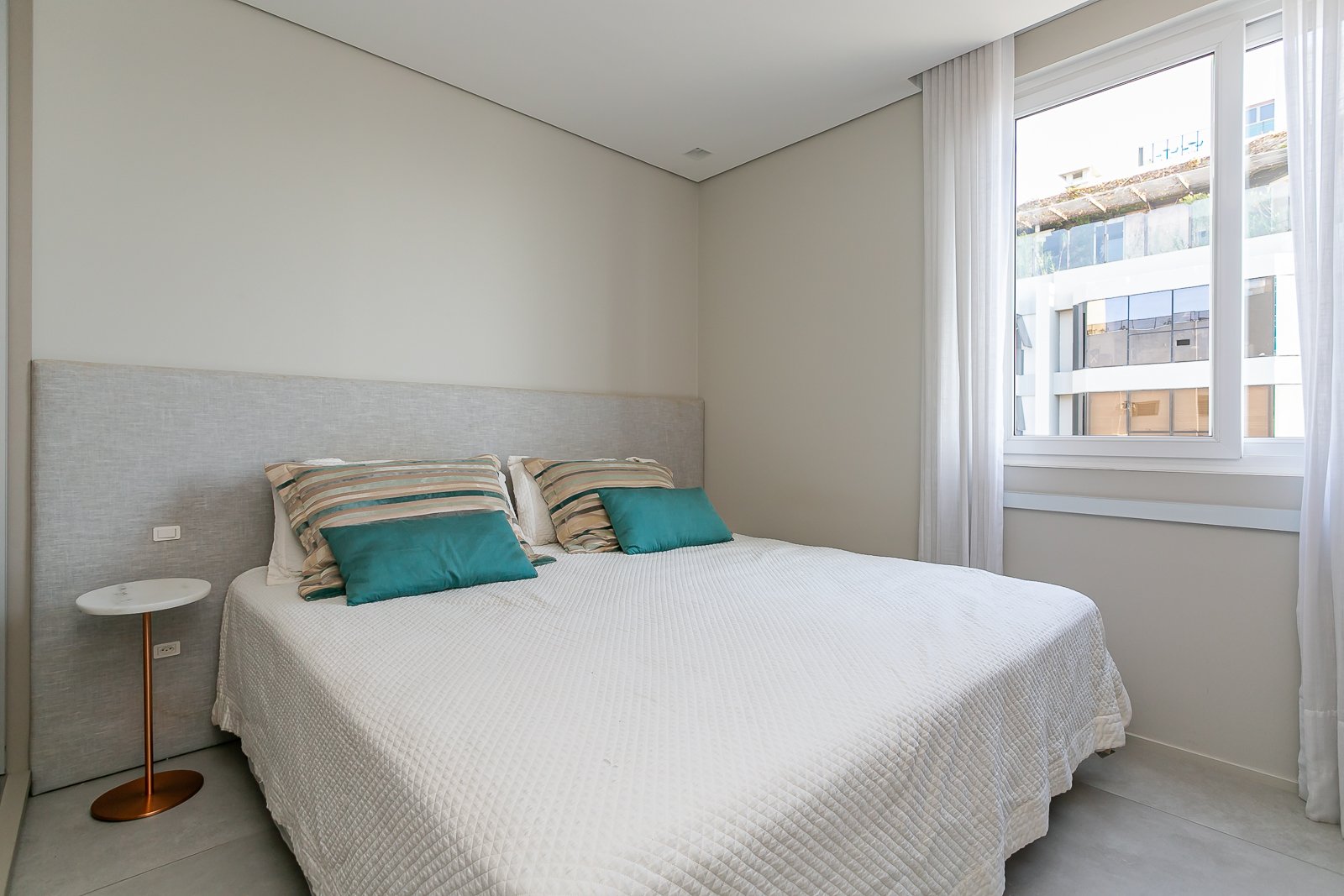 COBERTURA FRENTE MAR EM FLORIANÓPOLIS