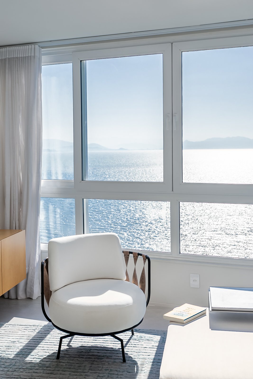 COBERTURA FRENTE MAR EM FLORIANÓPOLIS