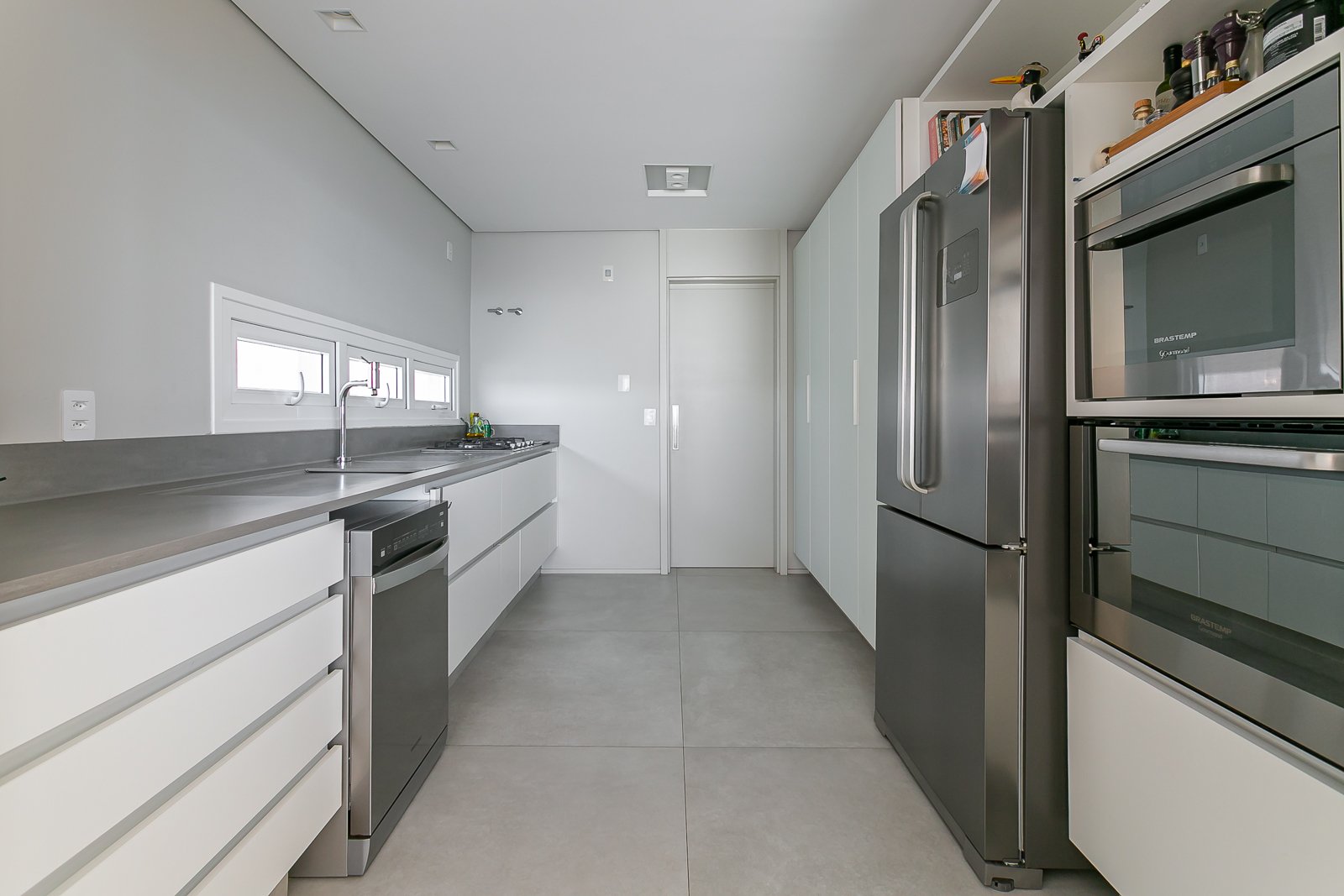 COBERTURA FRENTE MAR EM FLORIANÓPOLIS