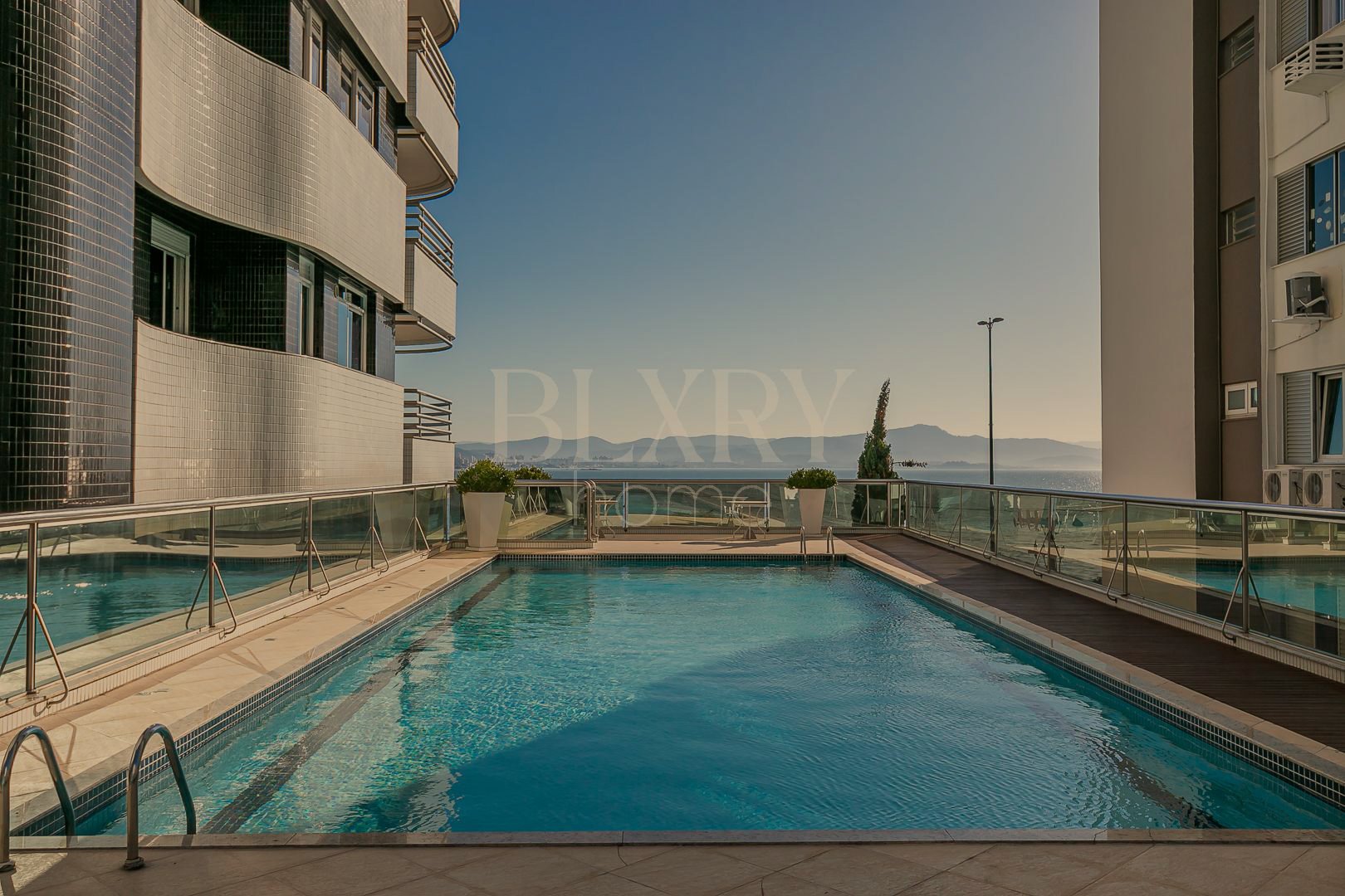 APARTAMENTO COM VISTA MAR NA AGRONÔMICA