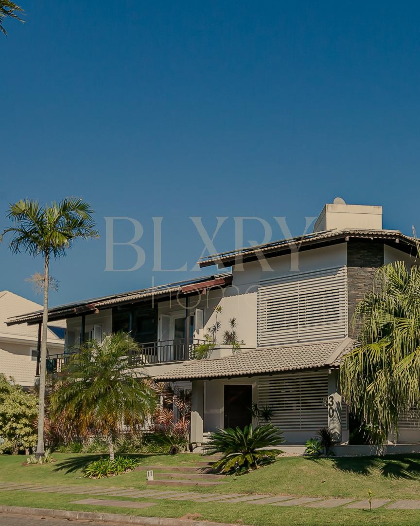 Casa em Jurerê Internacional com 4 suítes