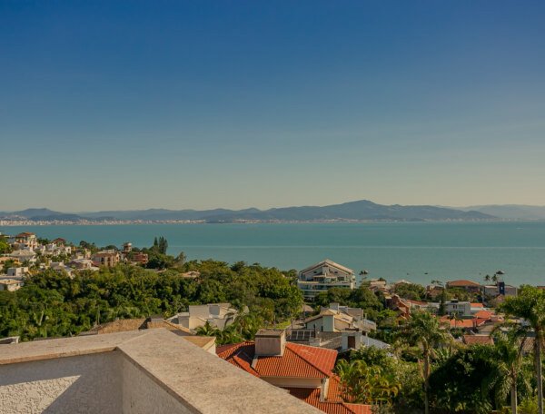 Casa no Cacupé com vista mar