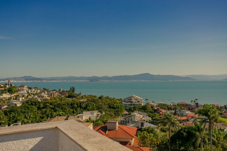 Casa no Cacupé com vista mar