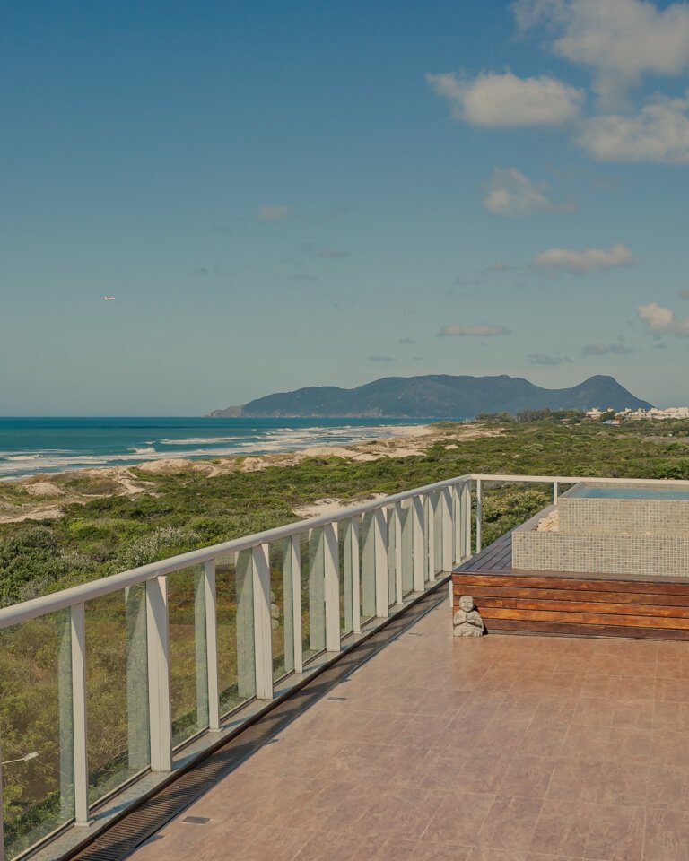 Cobertura frente mar no Novo Campeche
