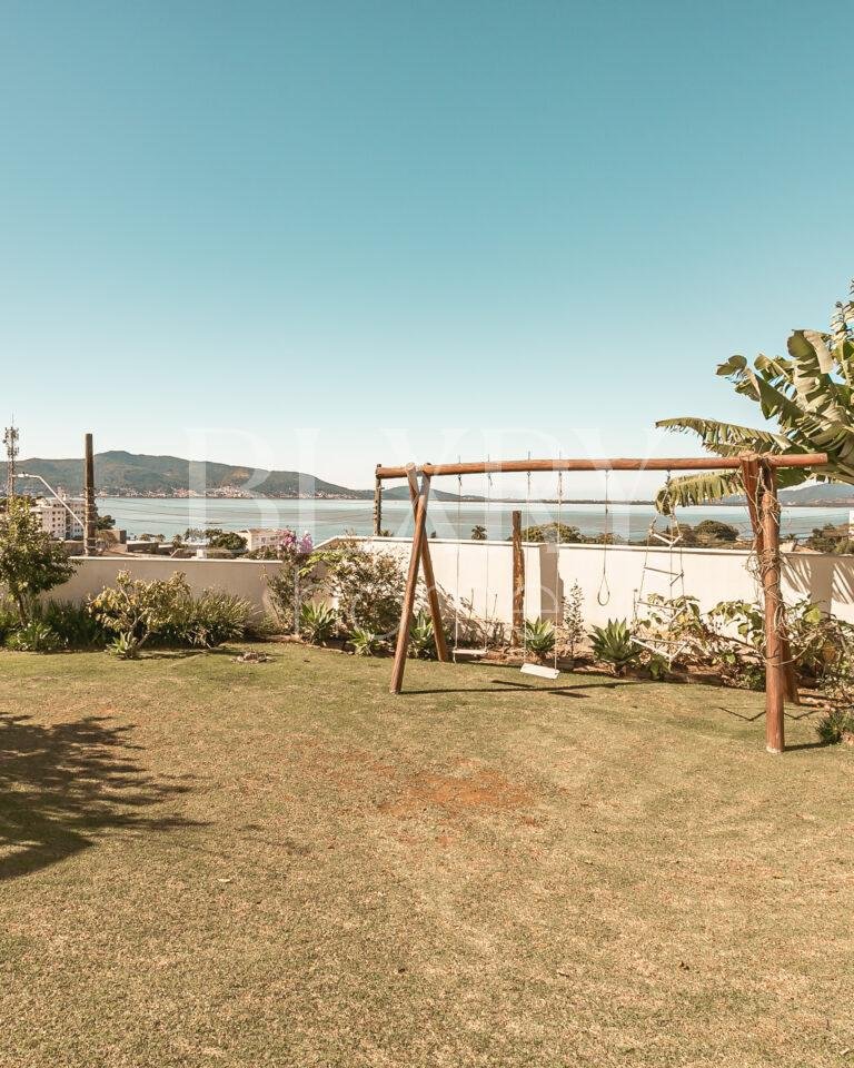 Casa com vista mar em Coqueiros