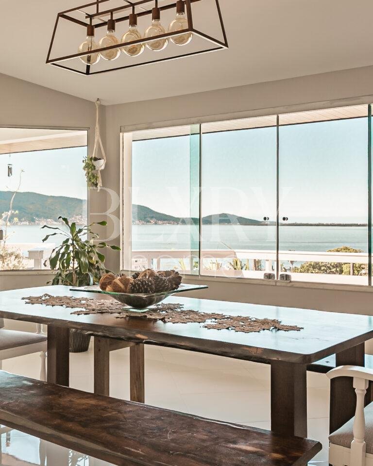 Casa com vista mar em Coqueiros