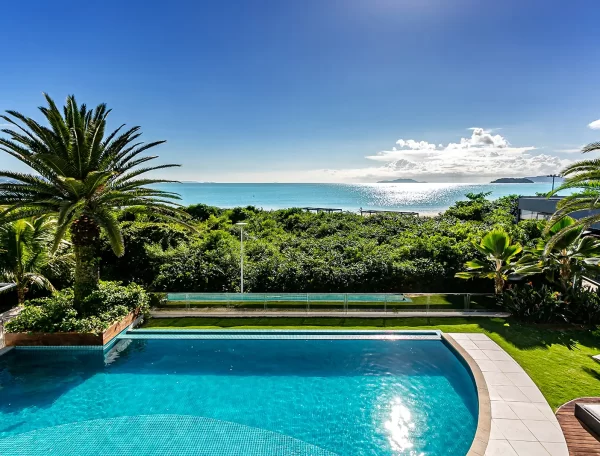 Imóveis de alto padrão em Florianópolis, apartamentos frente mar, casas com vista mar, decorados, alto padrão de construção e acabamentos, cobertura com vista mar plena e excelente localização, principais lançamentos alto padrão frente mar, jurerê, jurerê internacional, agronômica, centro, sambaqui, cachoeira do bom jesus, saco grande, santa mônica, santo antonio de lisboa, lagoa da conceição, campeche, costão golf, ingleses, itacorubi, cacupé, morro das pedras, barra da lagoa, daniela, são josé