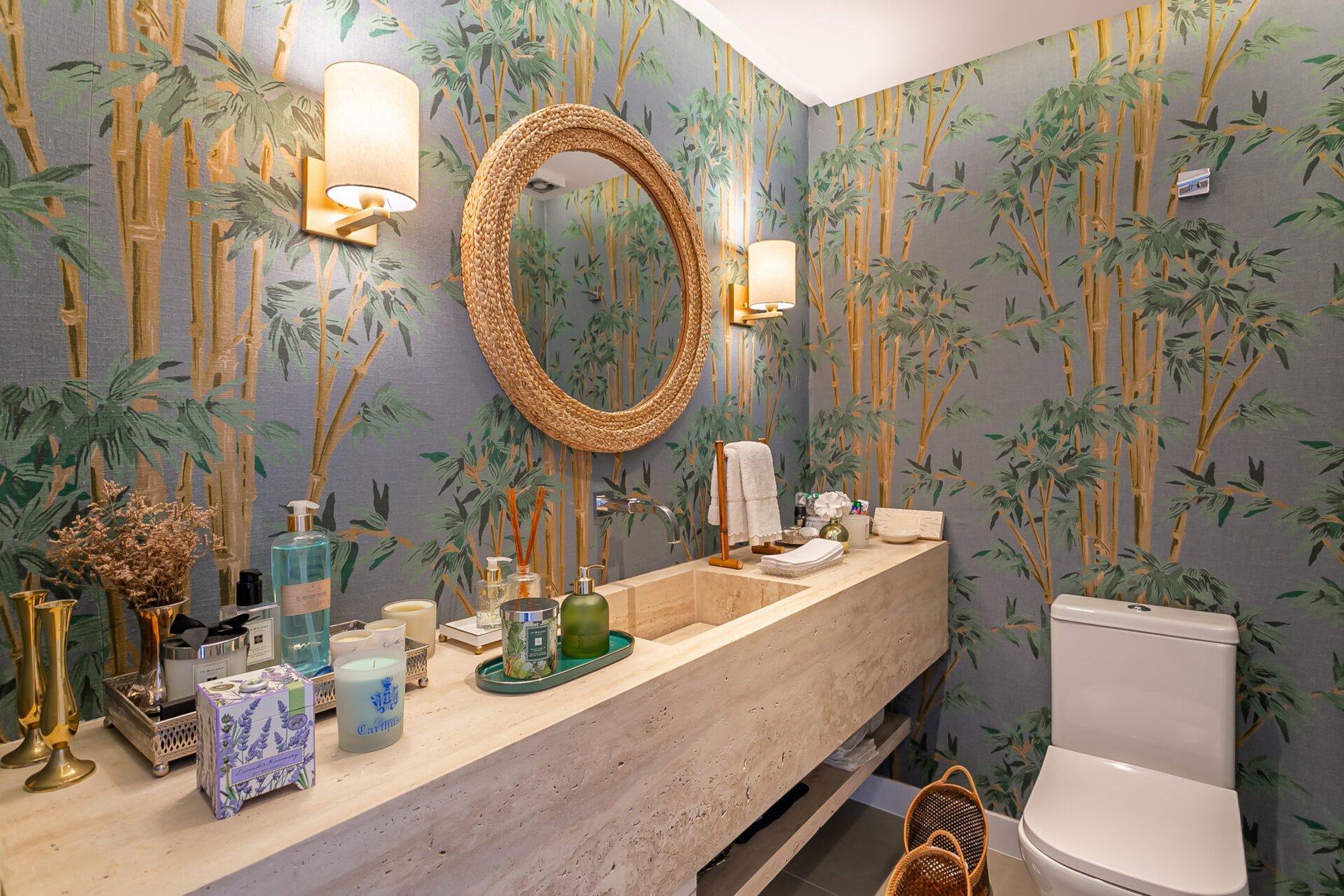 Cobertura frente mar na Praia Brava