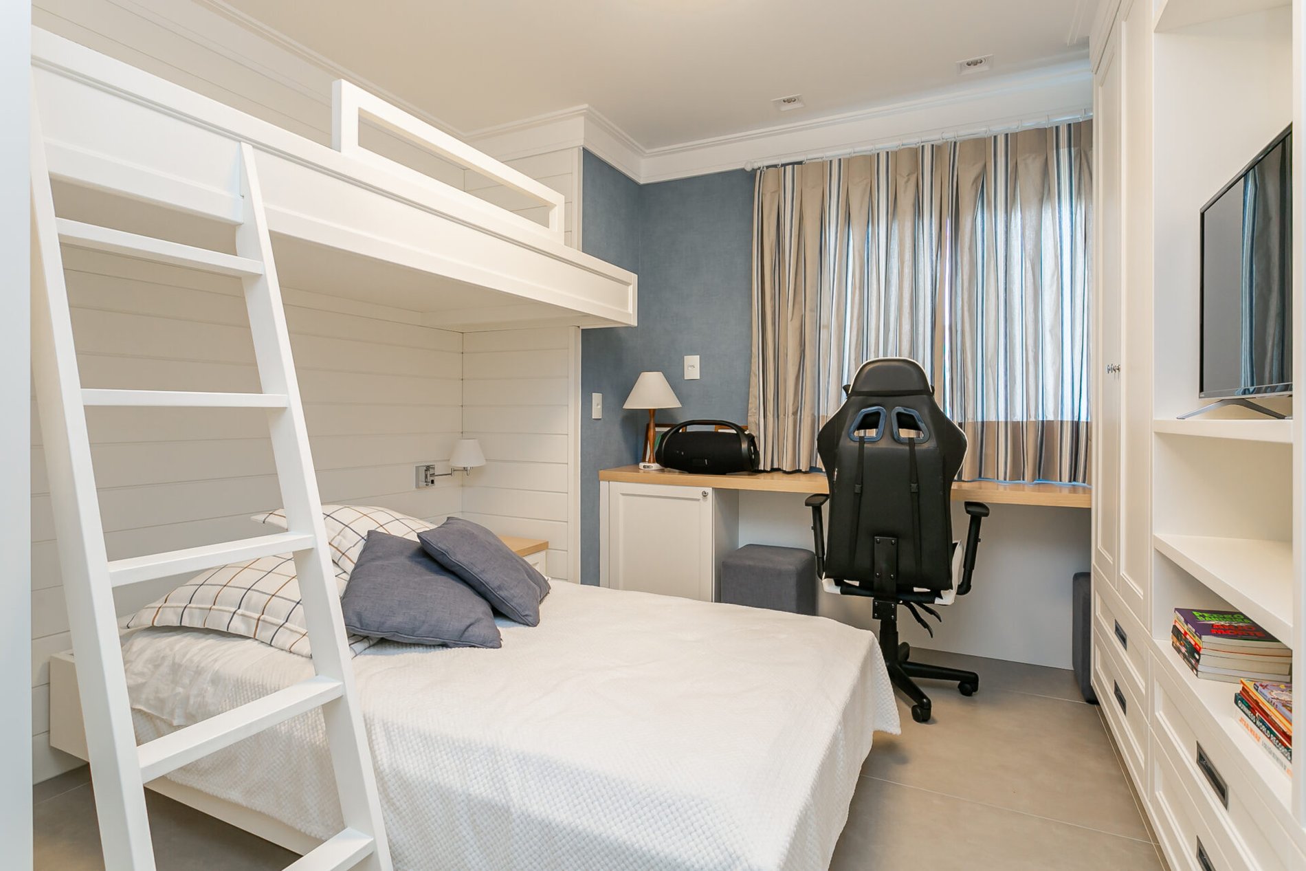 Cobertura frente mar na Praia Brava