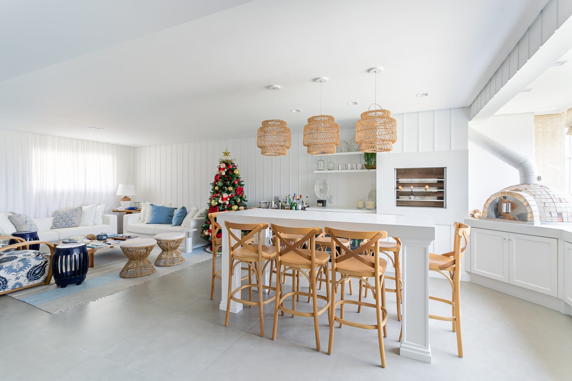 Cobertura frente mar na Praia Brava