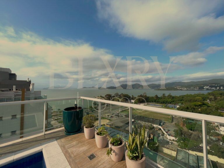 Cobertura com vista mar em Florianópolis