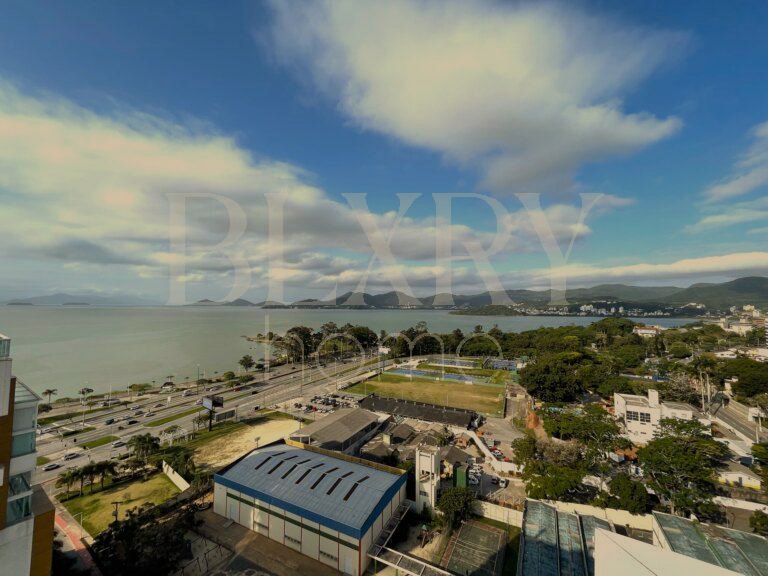 Cobertura com vista mar em Florianópolis