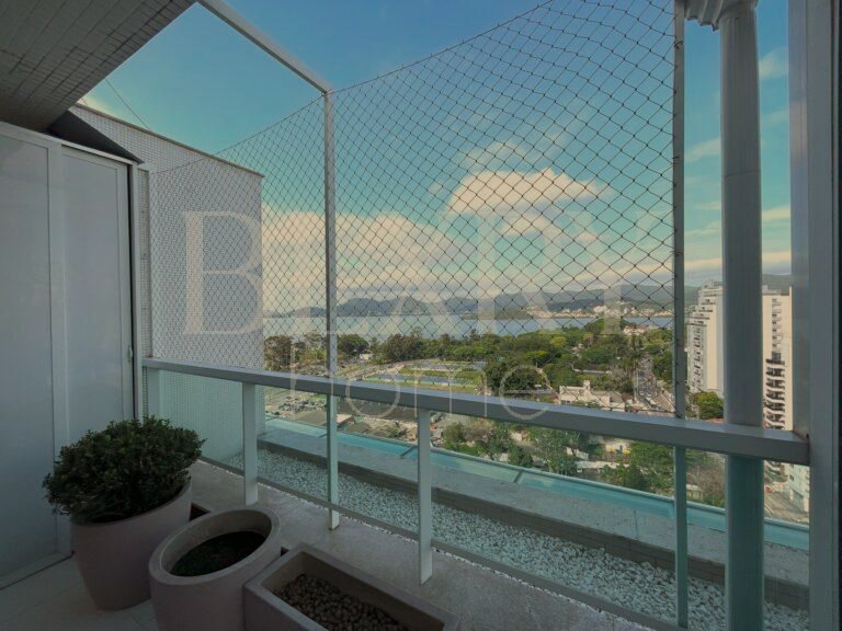 Cobertura com vista mar em Florianópolis