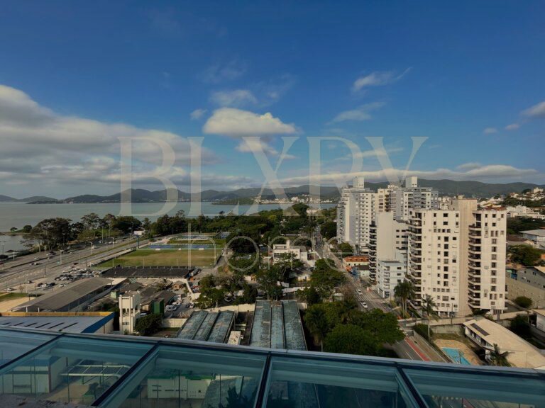 Cobertura com vista mar em Florianópolis