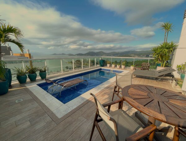 Cobertura com vista mar em Florianópolis
