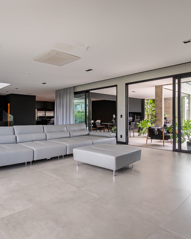 CASA EM JURERÊ INTERNACIONAL