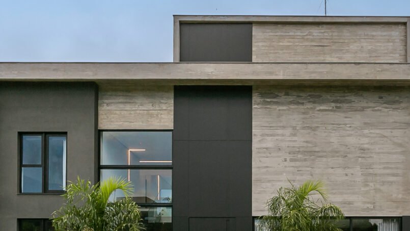 CASA EM JURERÊ INTERNACIONAL