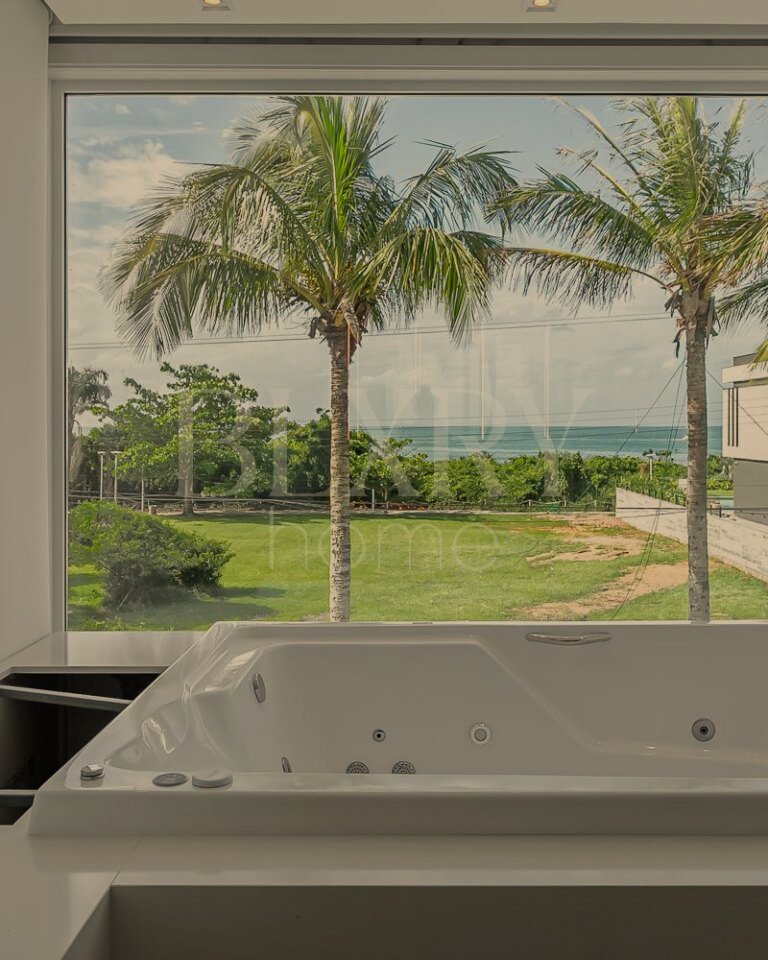 Casa com vista mar em Jurerê Internacional