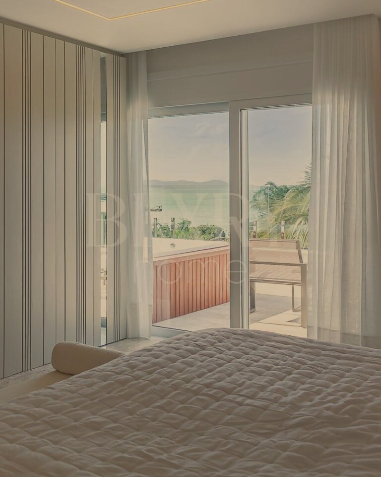 Casa com vista mar em Jurerê Internacional