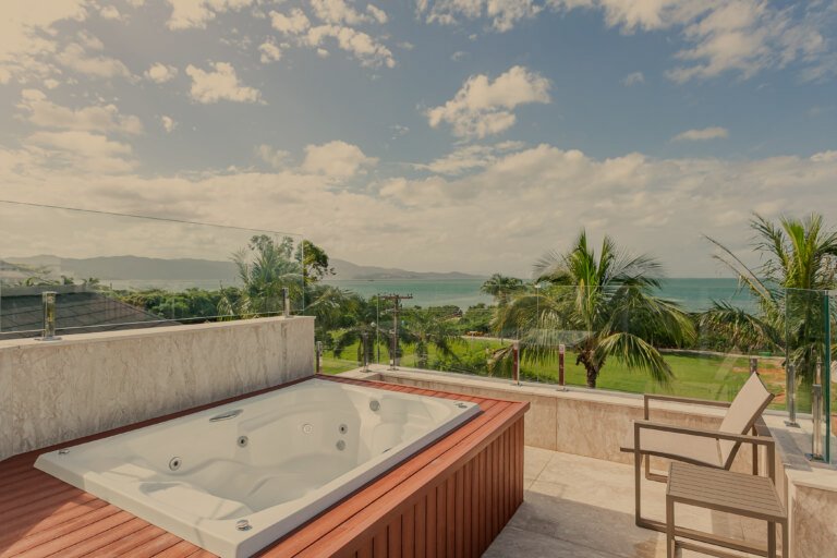 Casa com vista mar em Jurerê Internacional