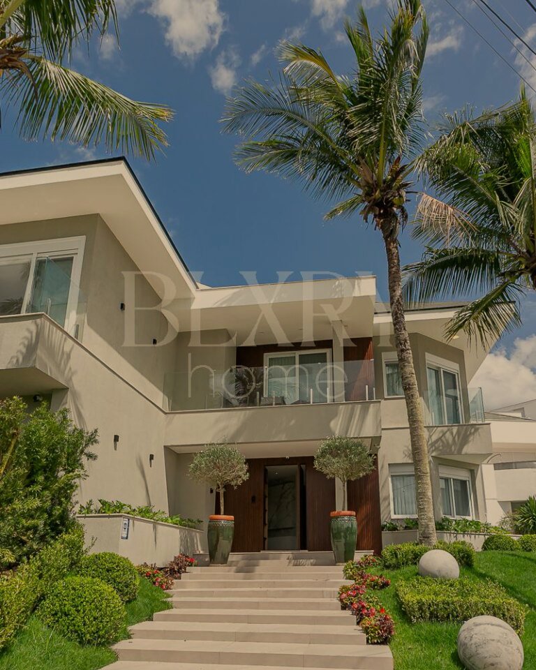 Casa com vista mar em Jurerê Internacional