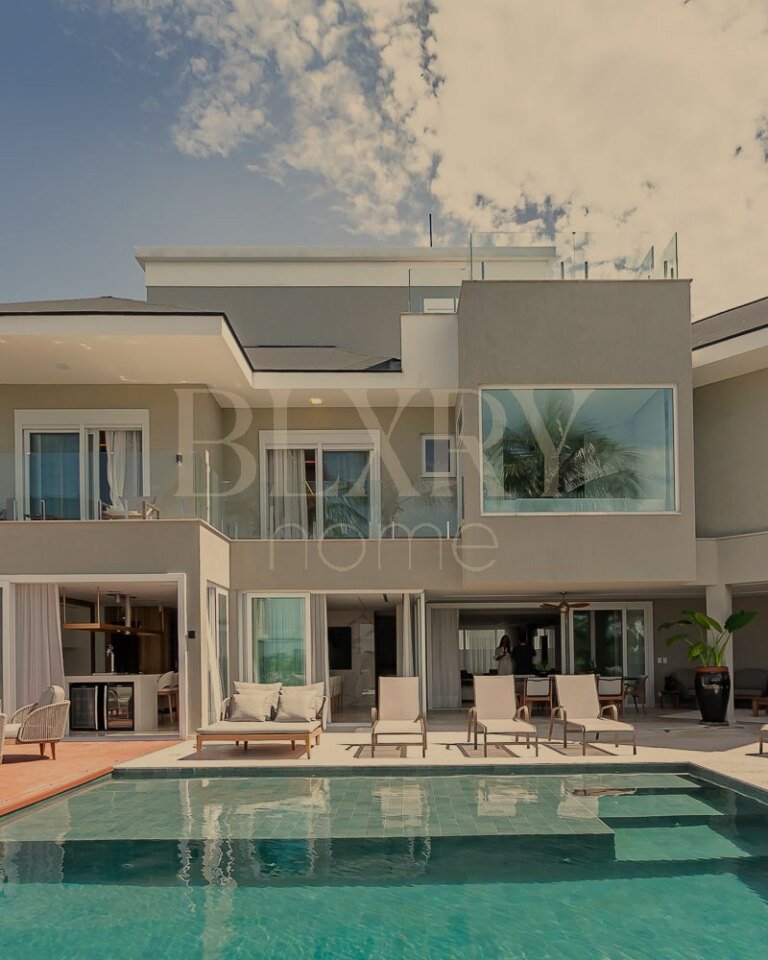 Casa com vista mar em Jurerê Internacional