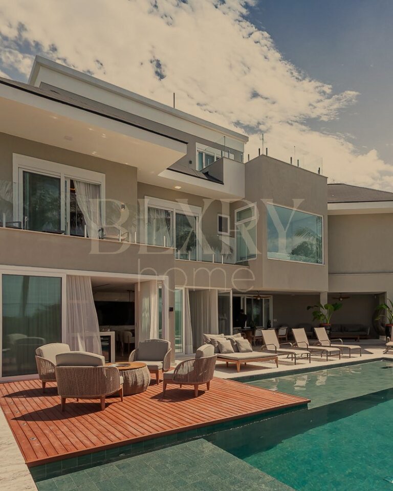Casa com vista mar em Jurerê Internacional